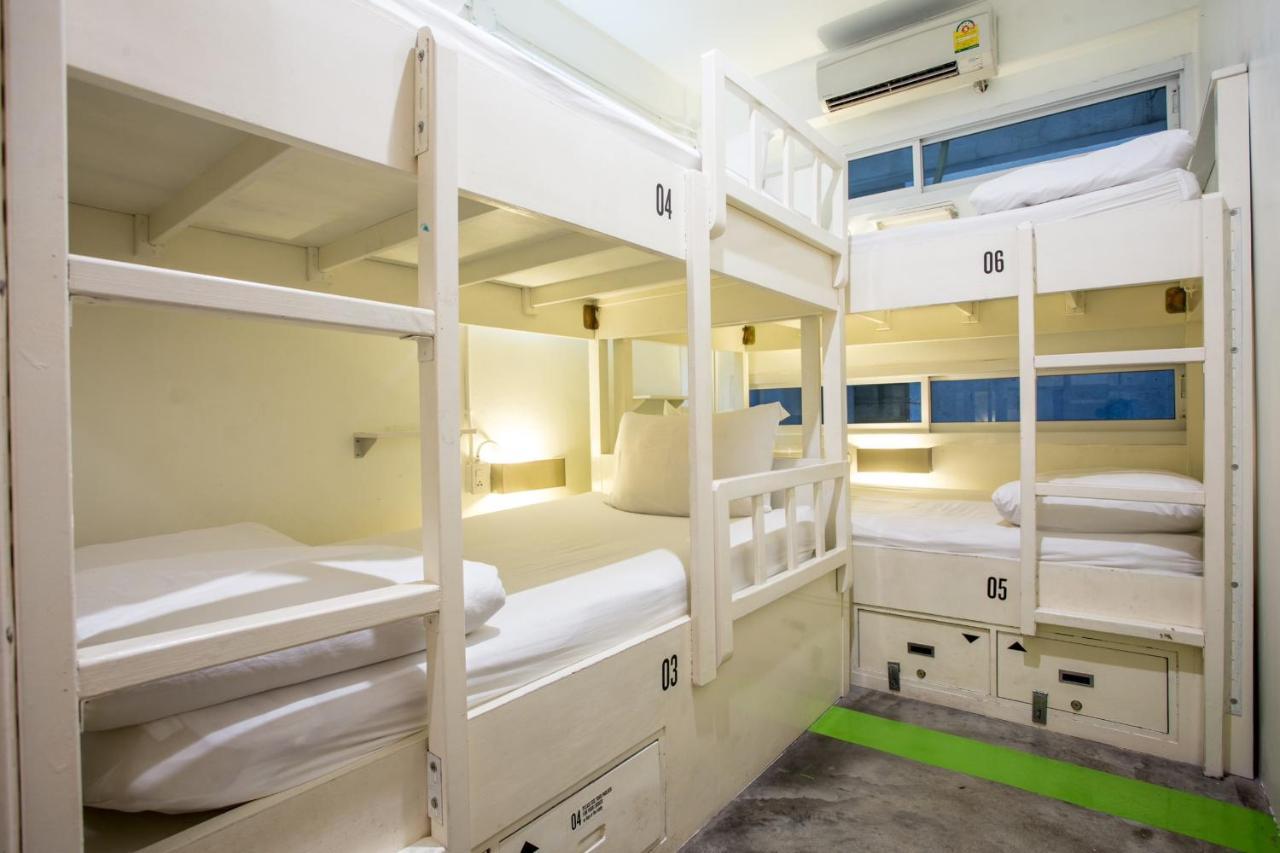 Qilombo Hostel Silom - Hq Bangkok Exteriör bild