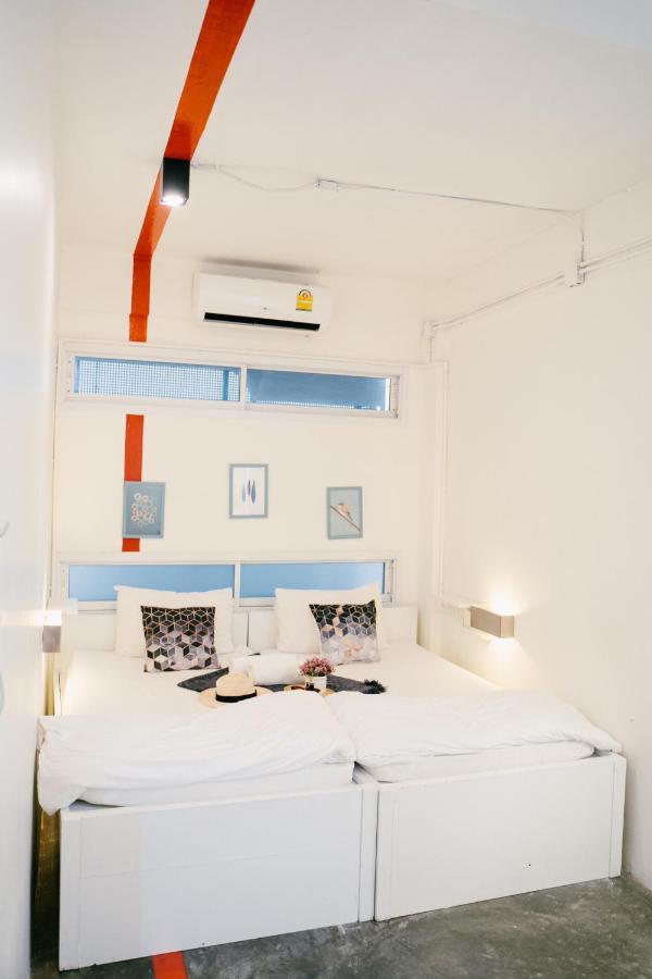 Qilombo Hostel Silom - Hq Bangkok Exteriör bild