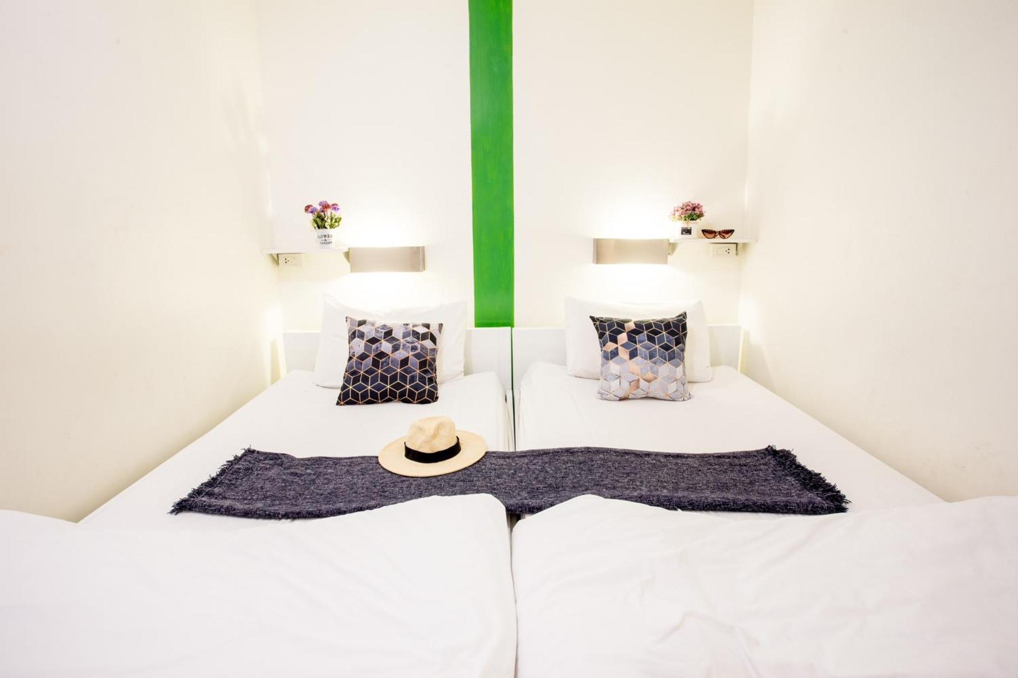 Qilombo Hostel Silom - Hq Bangkok Exteriör bild