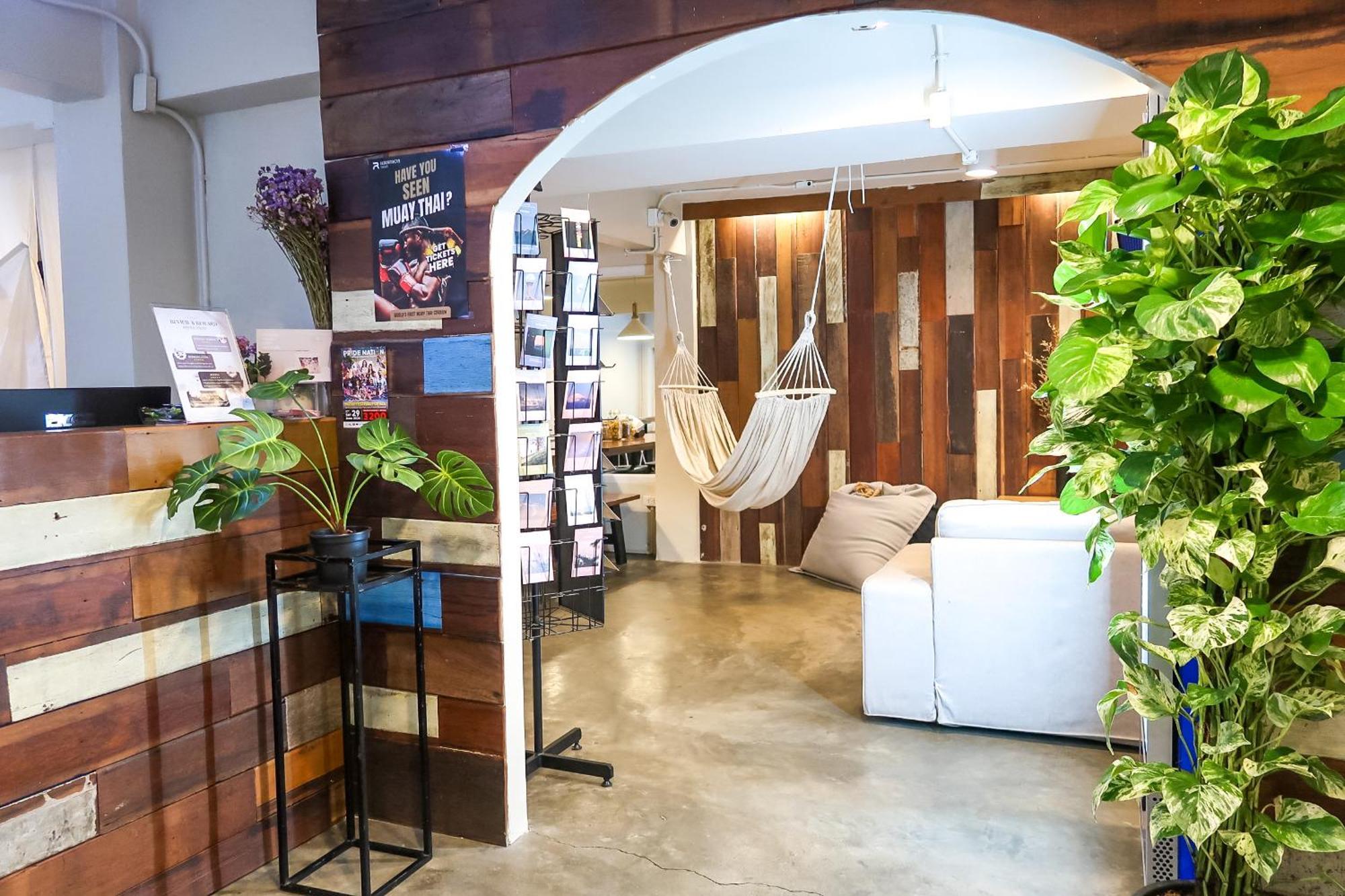 Qilombo Hostel Silom - Hq Bangkok Exteriör bild